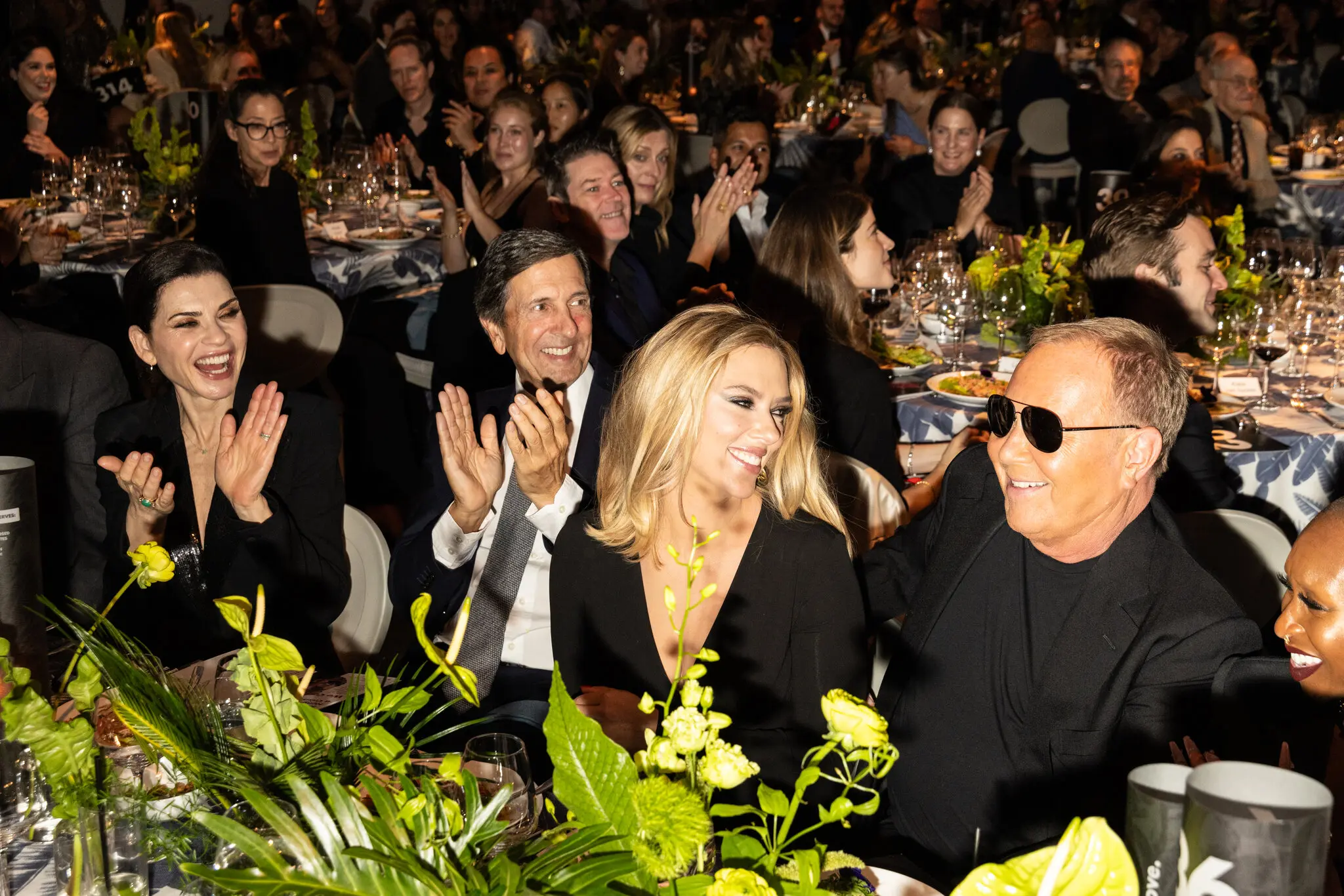 У що були одягнені Скарлетт Йоханссон, Метт Деймон і Зіве на вечірках цього тижня